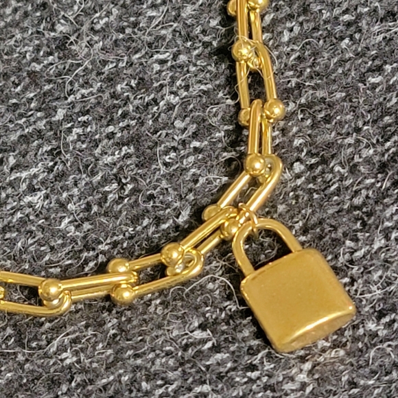 LINK BRACELET WITH CHARMS NWOT - Picture 3 of 6